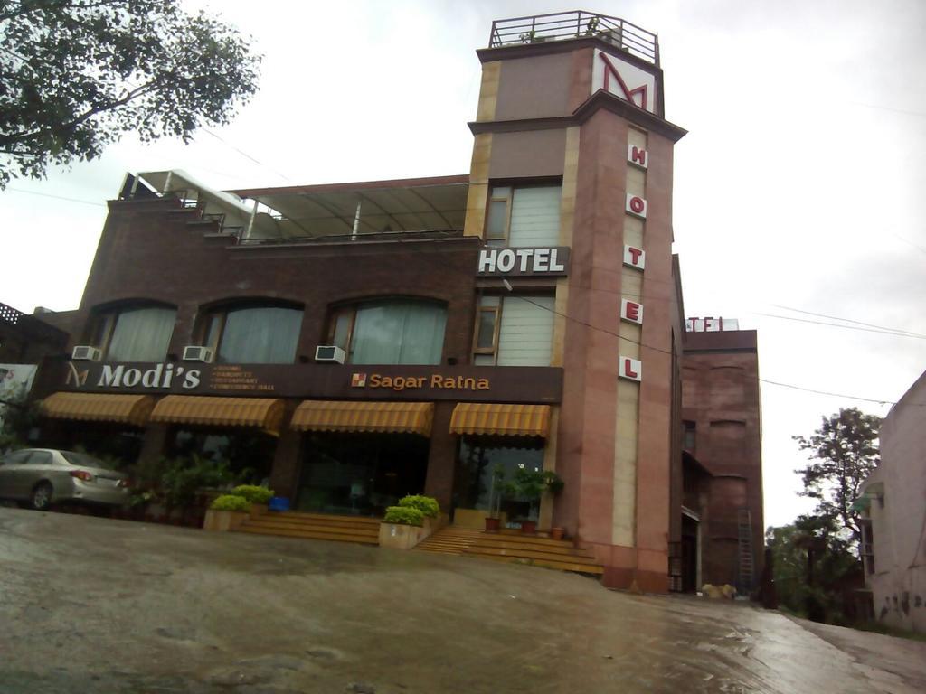 Modi Hotel & Resorts Pinjaur Kültér fotó