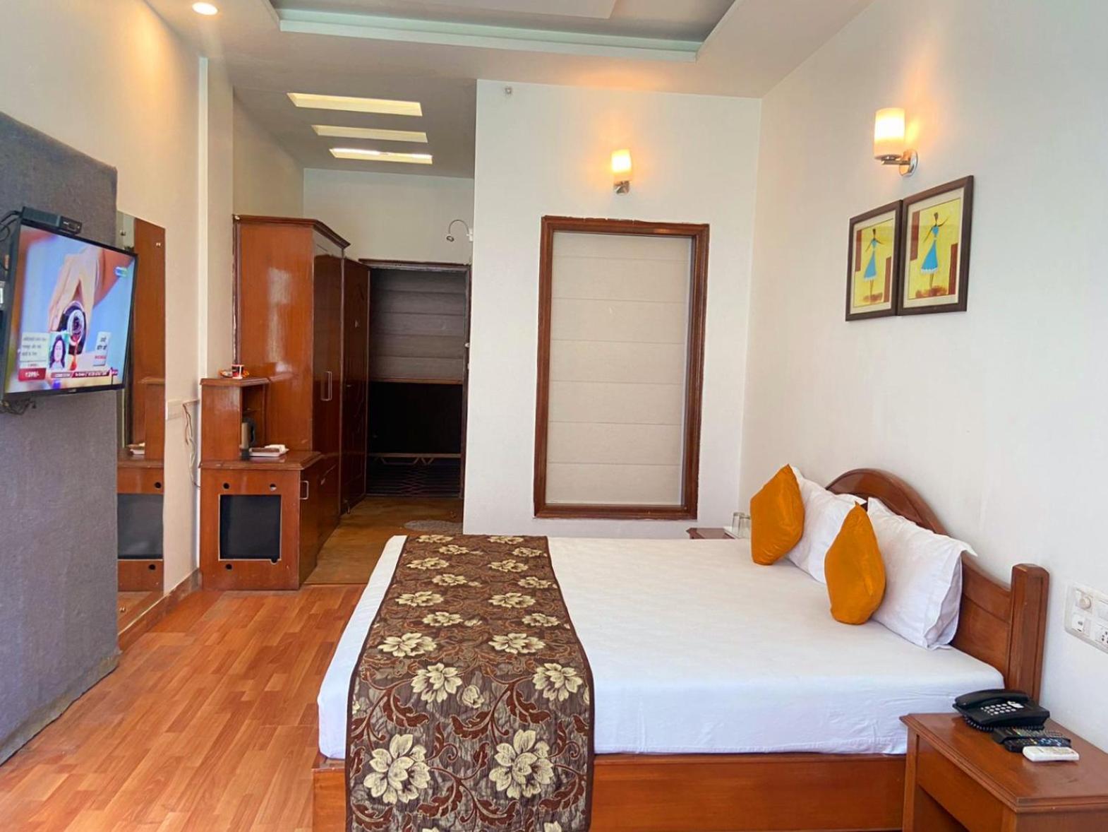 Modi Hotel & Resorts Pinjaur Kültér fotó