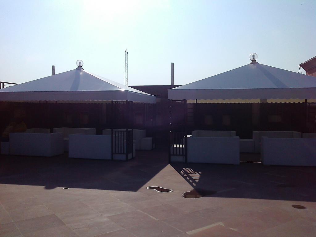 Modi Hotel & Resorts Pinjaur Kültér fotó